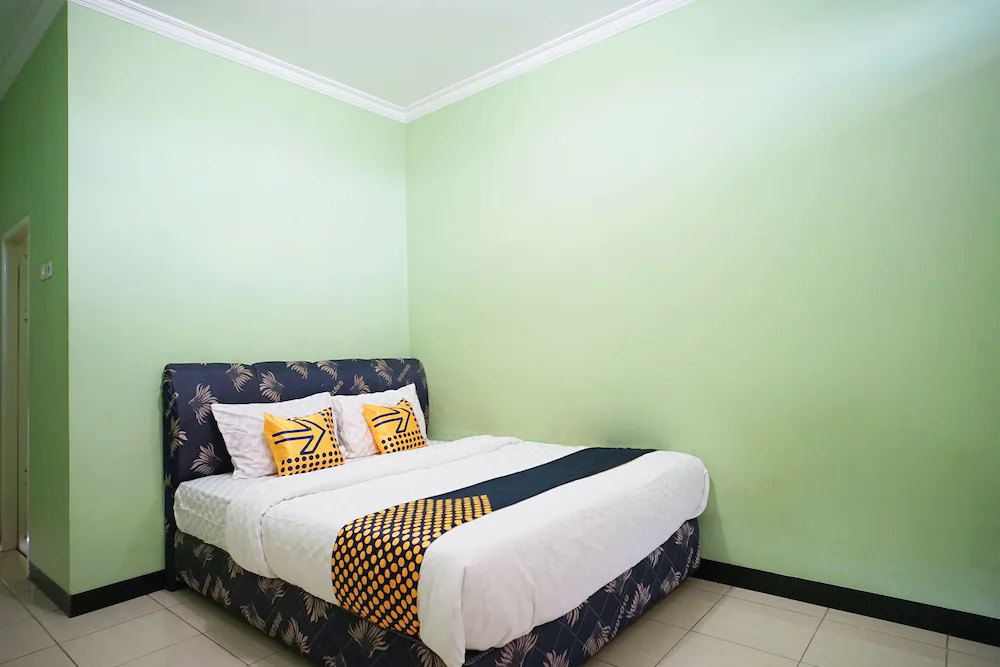 Marzan Syariah Guest House by OYO Rooms
