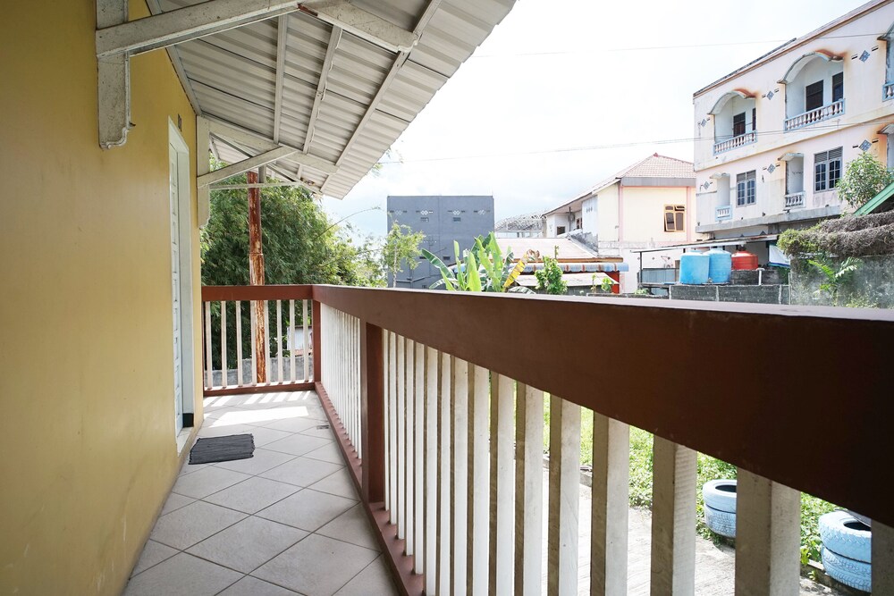 Marzan Syariah Guest House by OYO Rooms