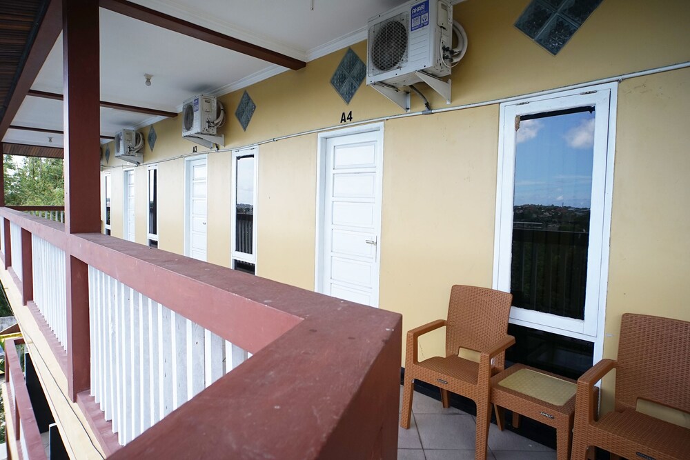 Marzan Syariah Guest House by OYO Rooms