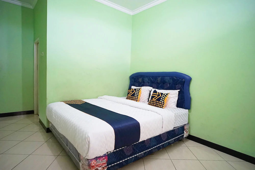 Marzan Syariah Guest House by OYO Rooms