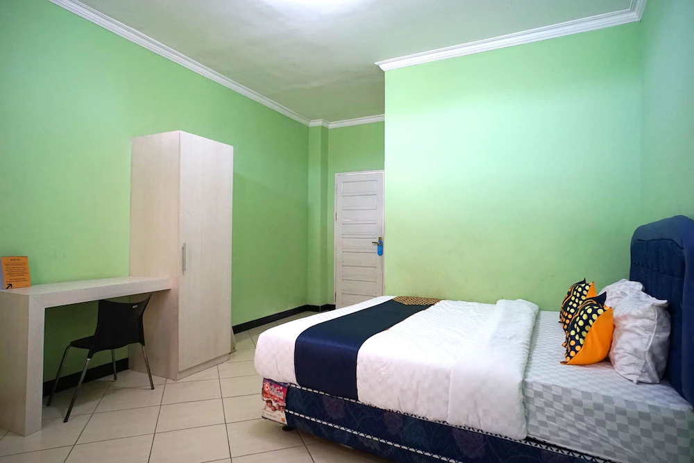 Marzan Syariah Guest House by OYO Rooms