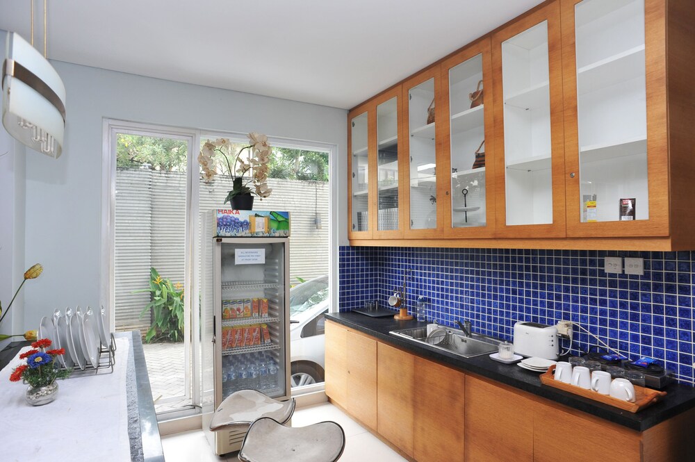 Cilandak Mansion by Airy Rooms