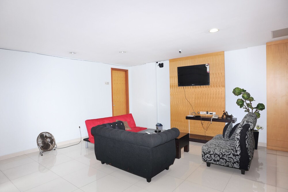 Cilandak Mansion by Airy Rooms