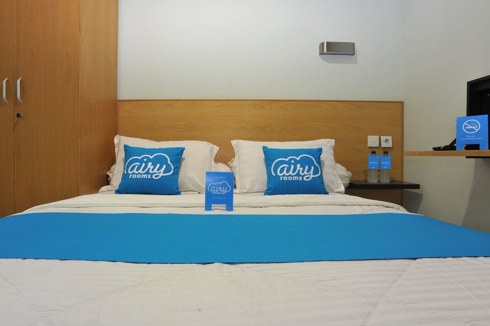 Cilandak Mansion by Airy Rooms