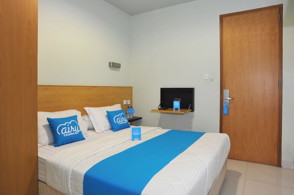 Cilandak Mansion by Airy Rooms
