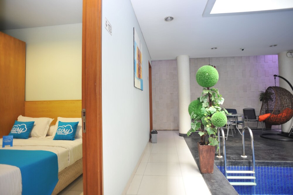Cilandak Mansion by Airy Rooms