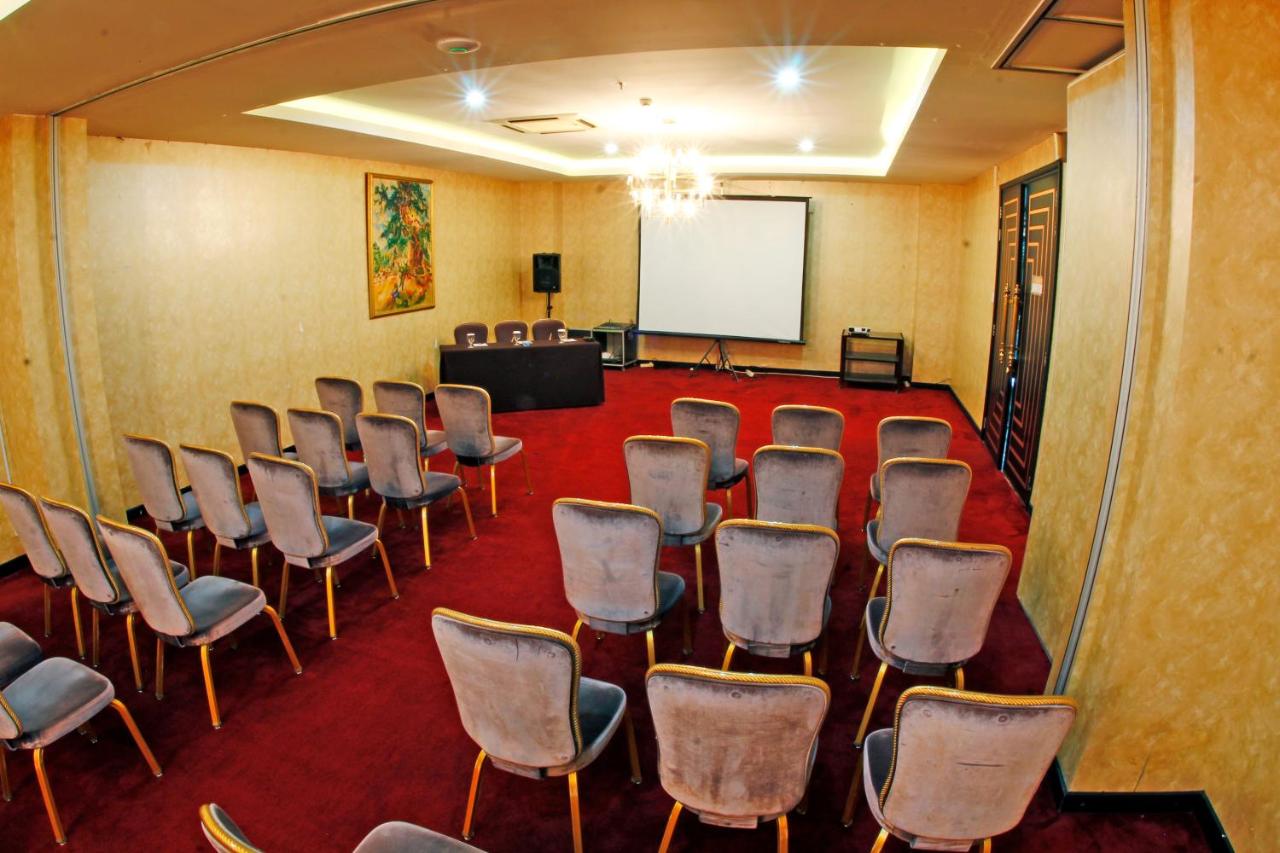 Cosmo Amaroossa Hotel