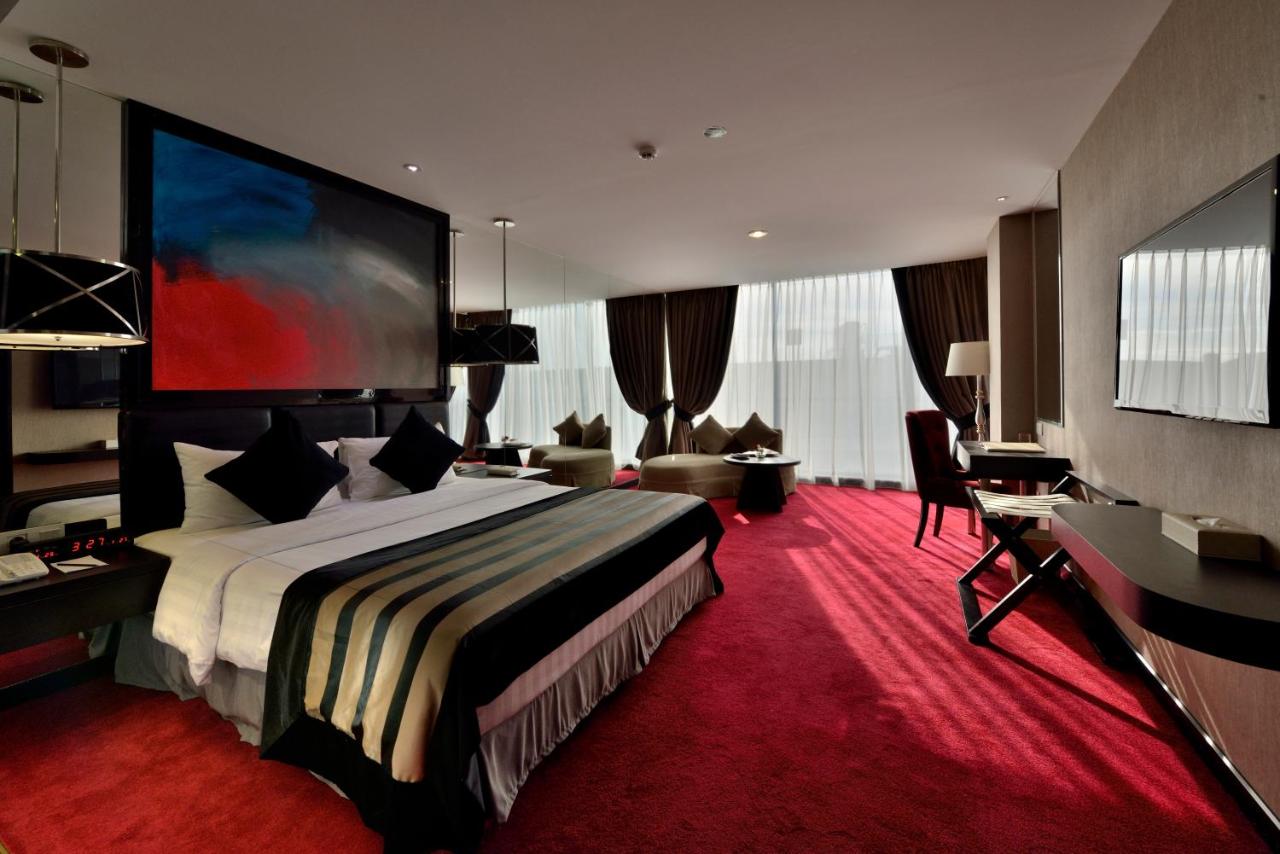 Cosmo Amaroossa Hotel