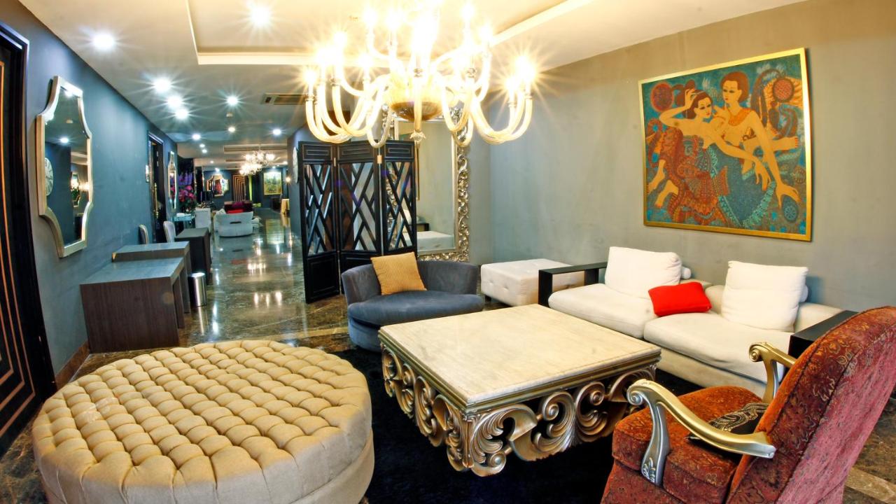 Cosmo Amaroossa Hotel