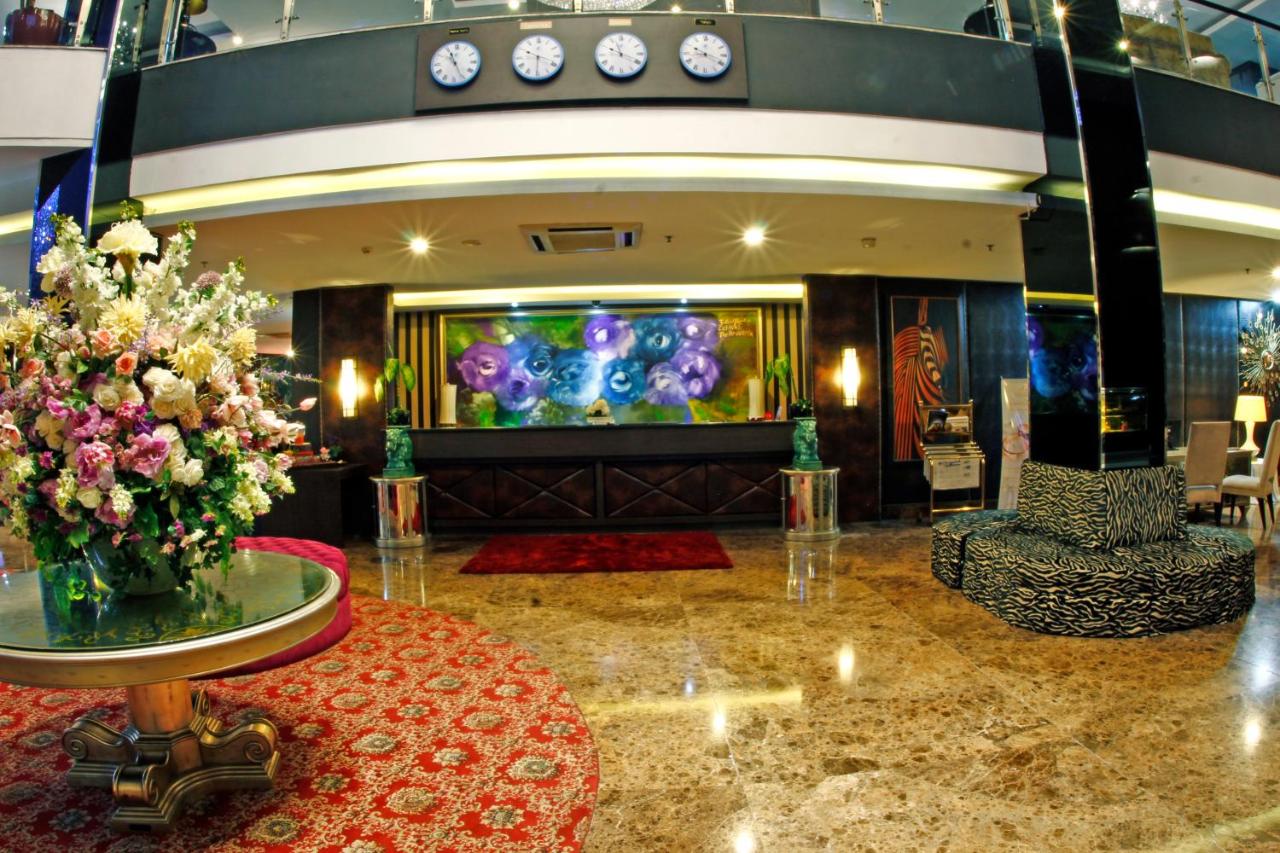Cosmo Amaroossa Hotel