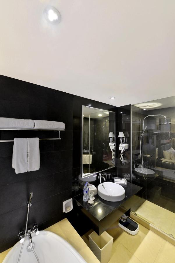 Cosmo Amaroossa Hotel