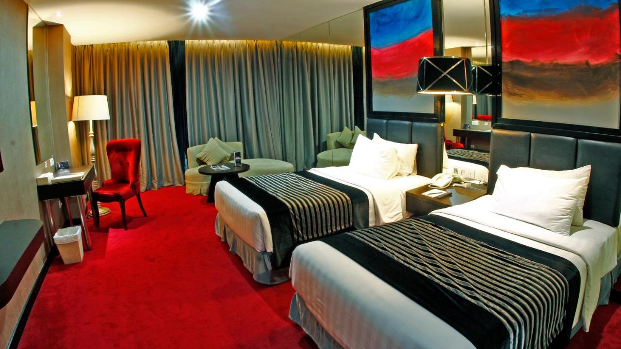 Cosmo Amaroossa Hotel