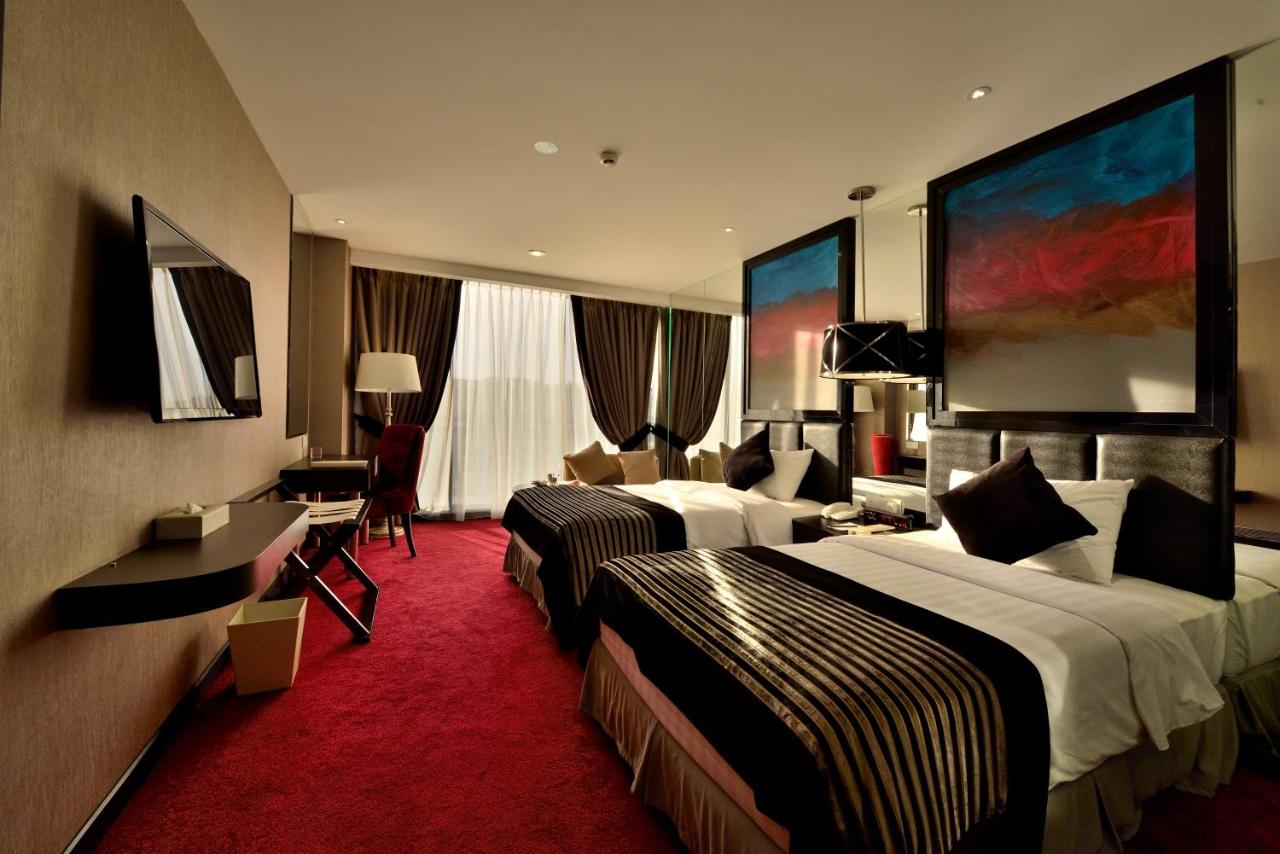 Cosmo Amaroossa Hotel