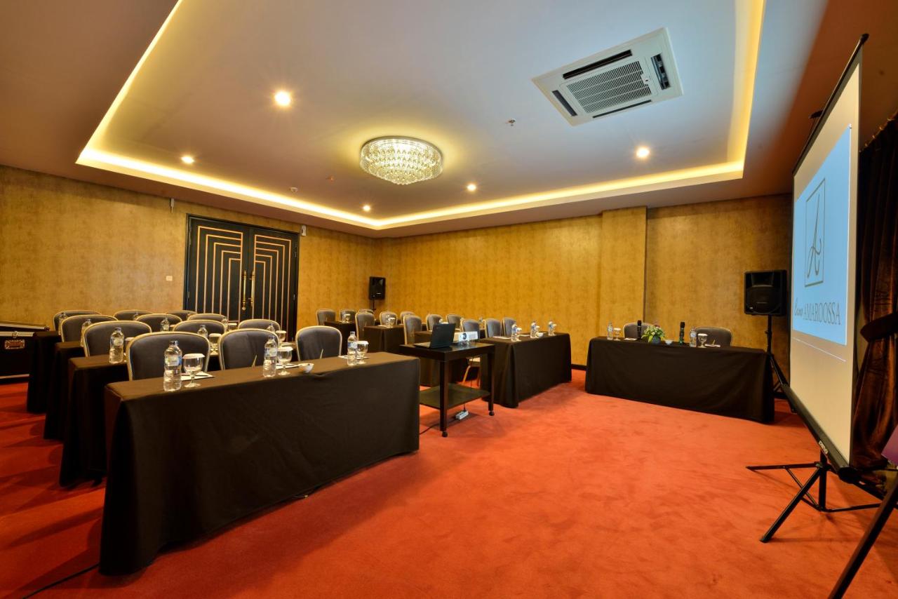 Cosmo Amaroossa Hotel