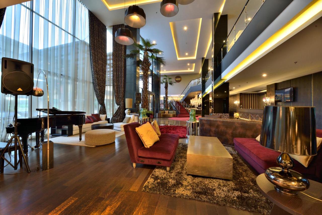 Cosmo Amaroossa Hotel