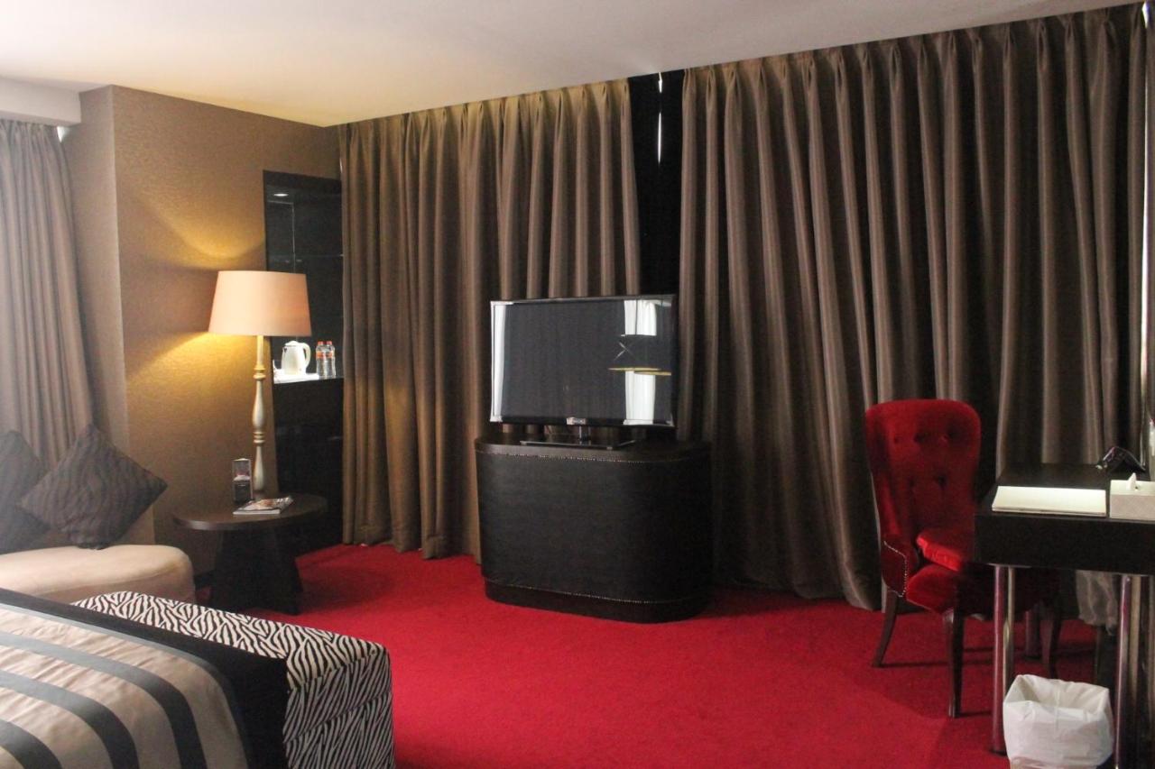 Cosmo Amaroossa Hotel