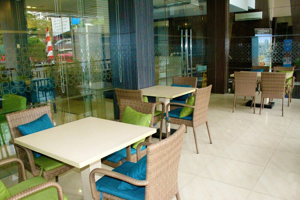 Feodora Hotel Grogol Jakarta by ZEN Rooms