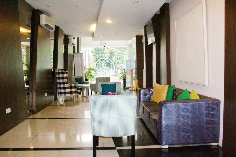 Feodora Hotel Grogol Jakarta by ZEN Rooms