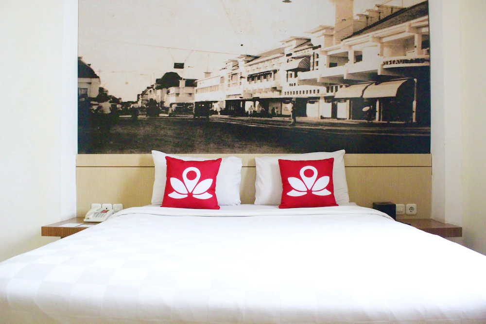 Feodora Hotel Grogol Jakarta by ZEN Rooms