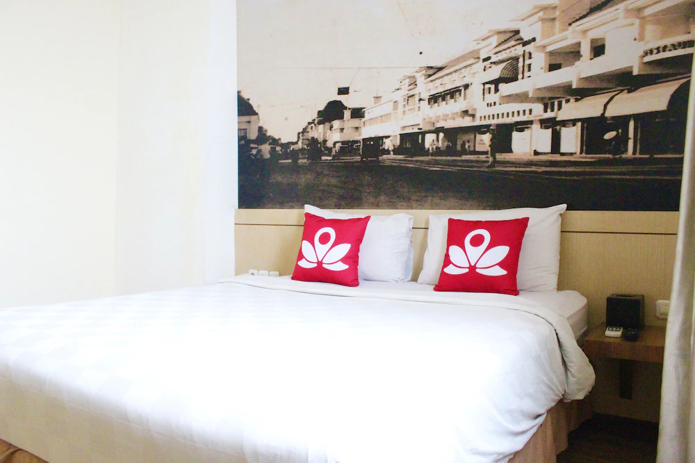 Feodora Hotel Grogol Jakarta by ZEN Rooms