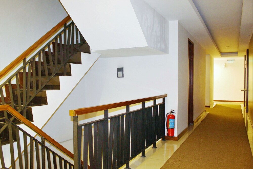 Feodora Hotel Grogol Jakarta by ZEN Rooms