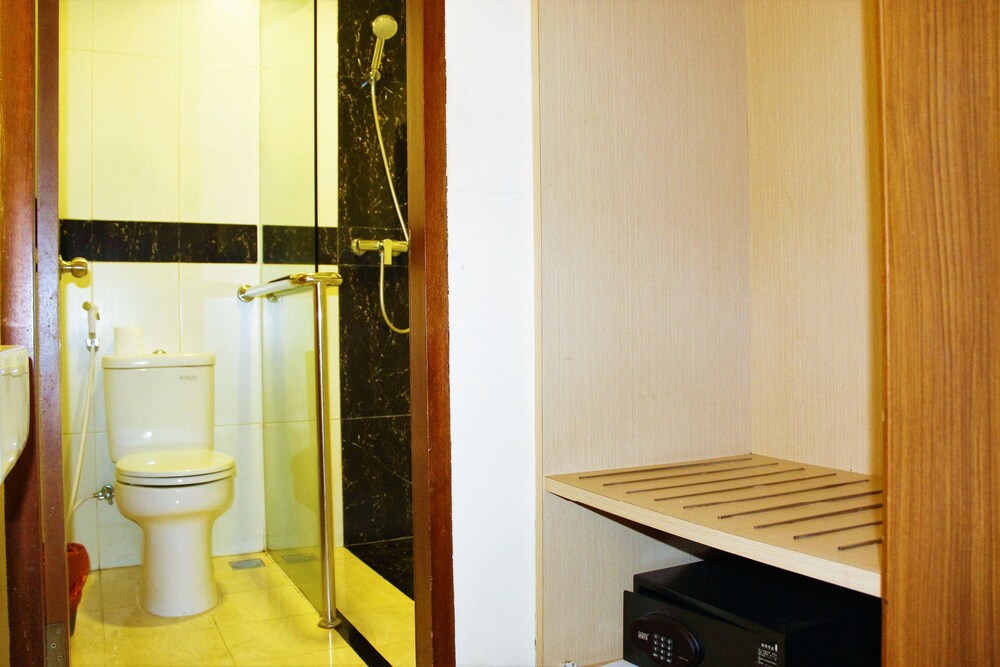Feodora Hotel Grogol Jakarta by ZEN Rooms