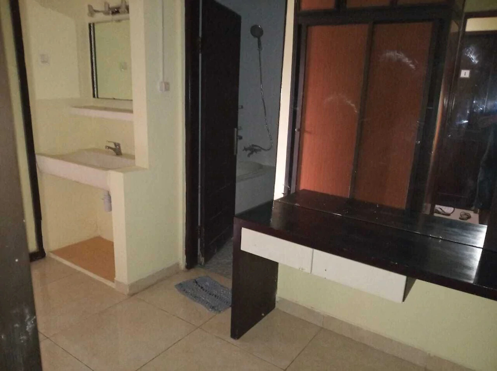 Guest House 647