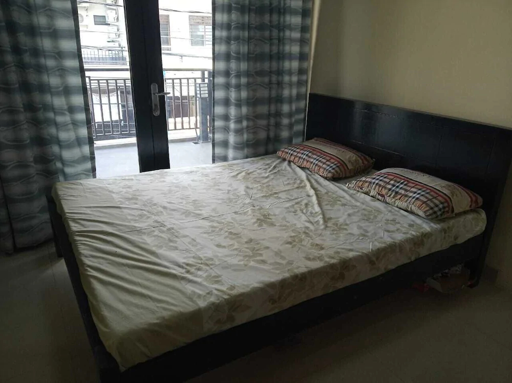 Guest House 647