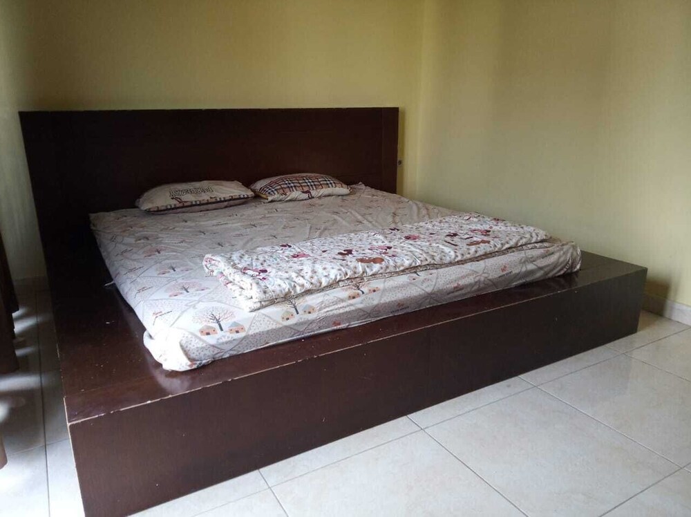 Guest House 647