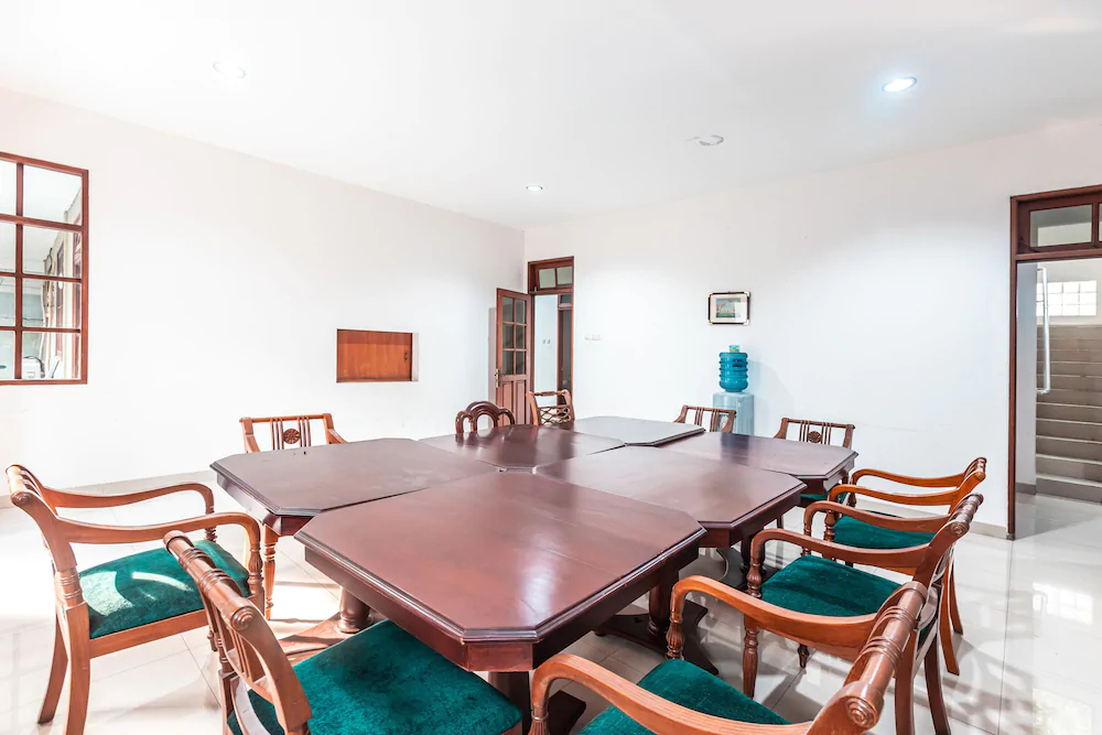 Kost Kuningan Executive Boading House by OYO Rooms