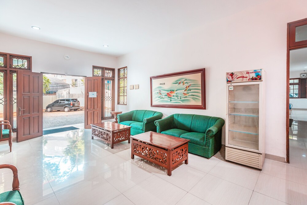 Kost Kuningan Executive Boading House by OYO Rooms