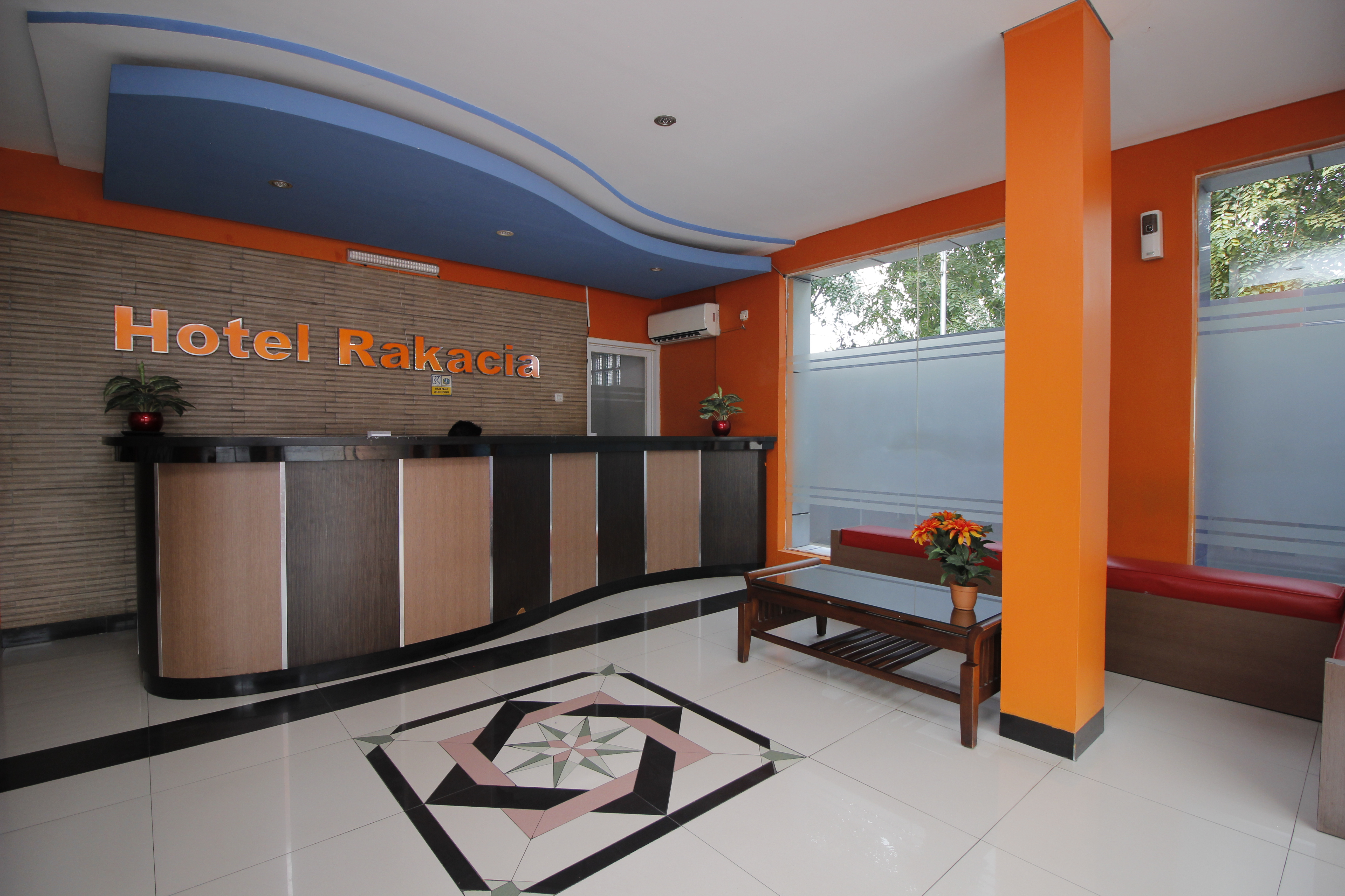 Rakacia by RedDoorz