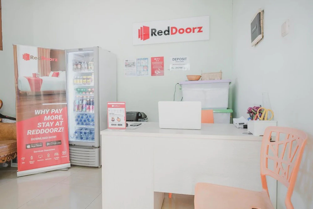 Genteng Ijo Residence by Reddoorz