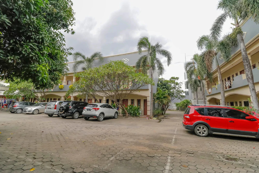 Genteng Ijo Residence by Reddoorz