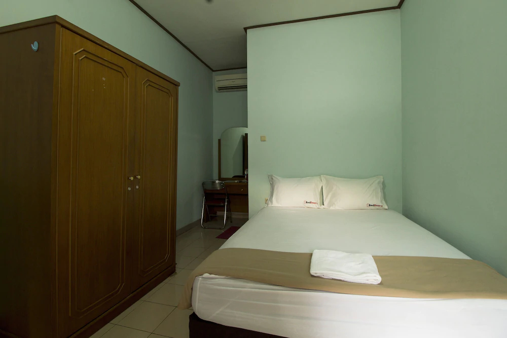 Genteng Ijo Residence by Reddoorz