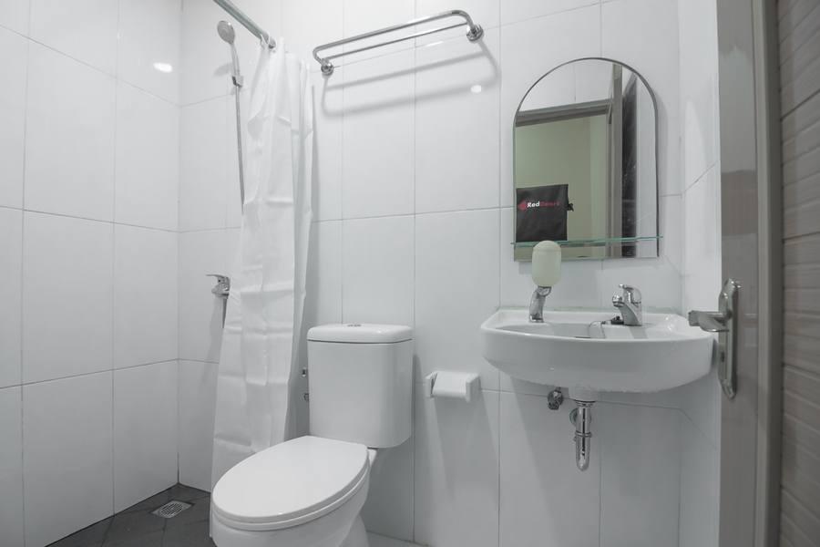 Reddoorz Near ITC Mangga Dua