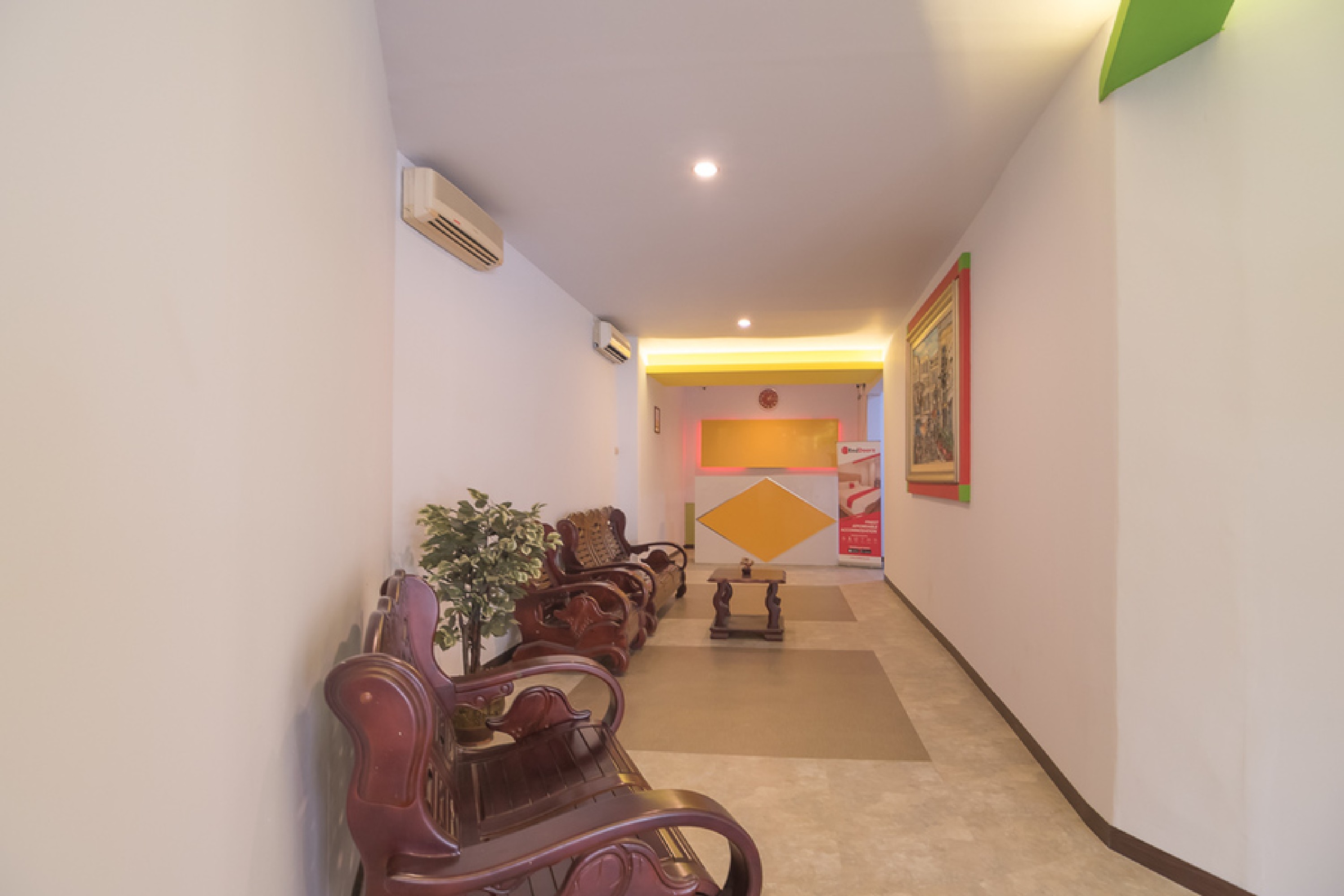 Reddoorz Near ITC Mangga Dua