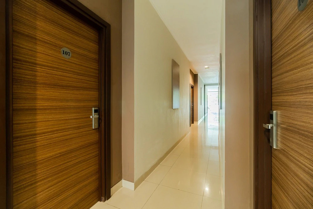 RedDoorz Plus Near Lippo Mall Kemang 2