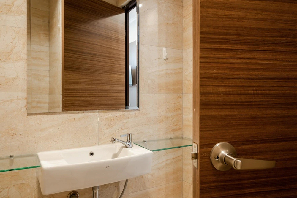 RedDoorz Plus Near Lippo Mall Kemang 2