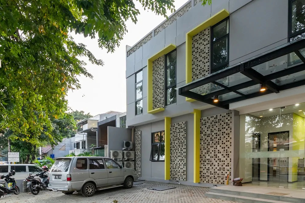 RedDoorz Plus Near Senayan City