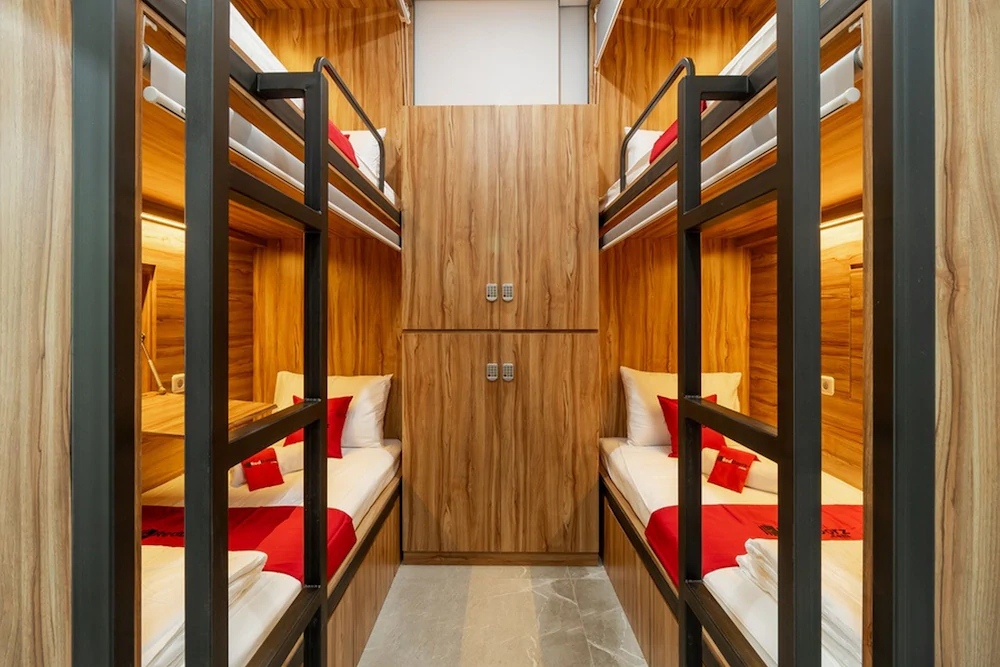 RedDoorz Plus Near Senayan City