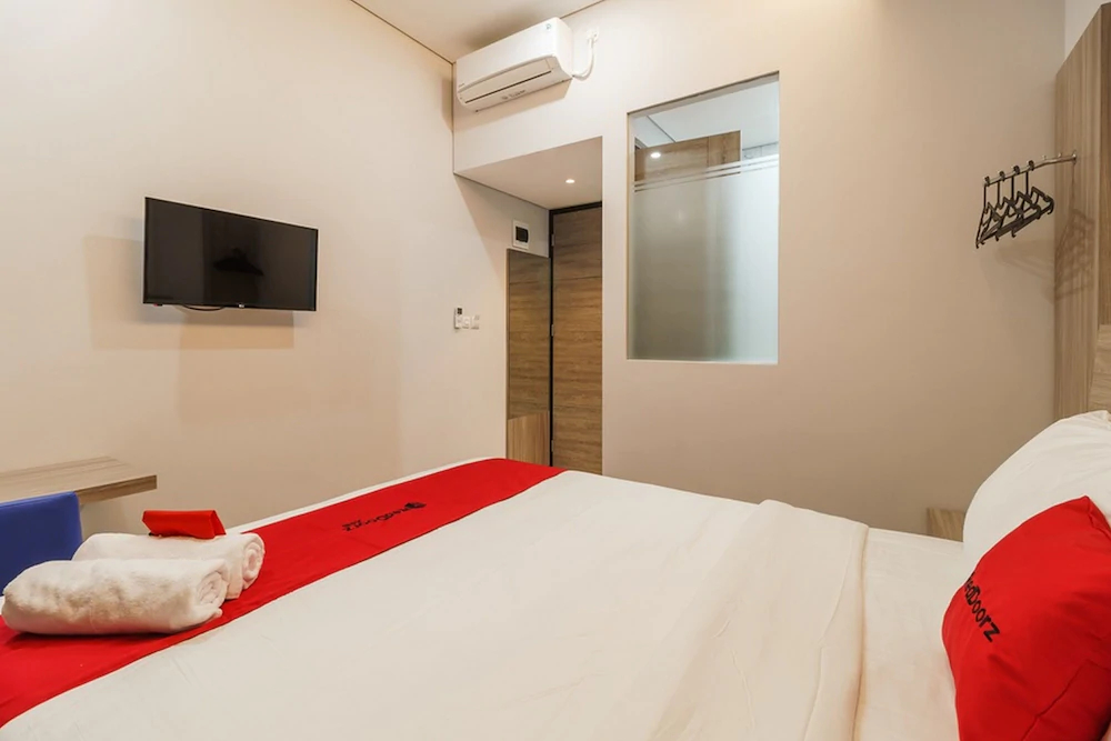 RedDoorz Plus Near Senayan City
