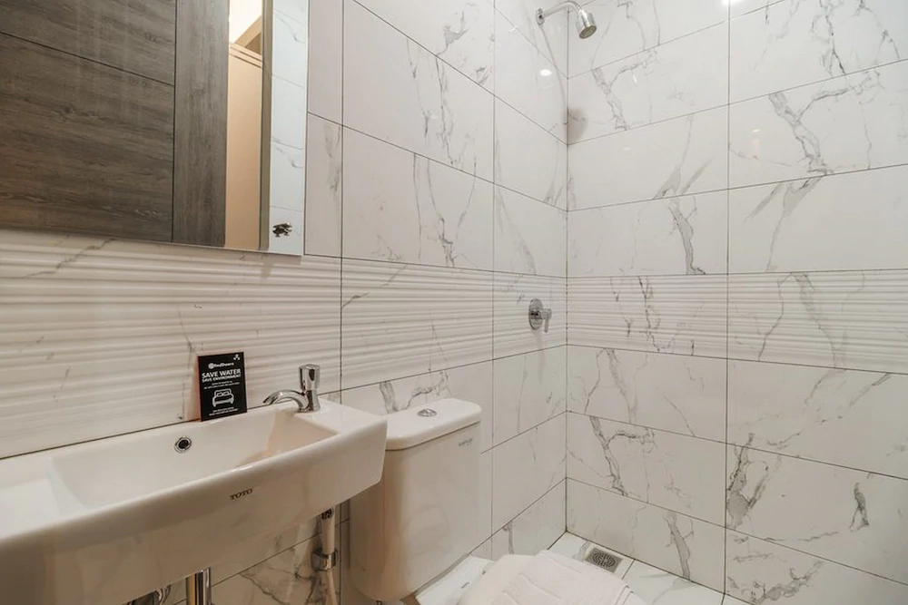 RedDoorz Plus Near Senayan City