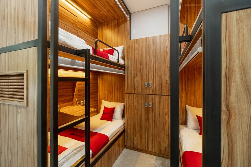 RedDoorz Plus Near Senayan City