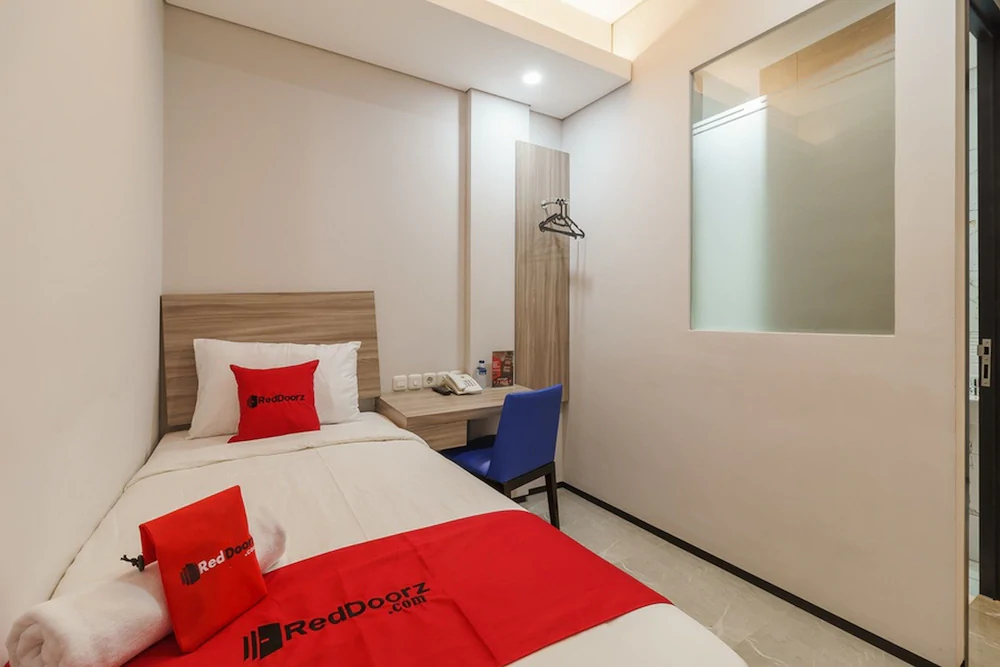 RedDoorz Plus Near Senayan City