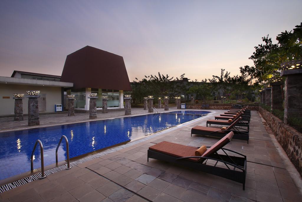 Santika Taman Mini Indonesia Indah