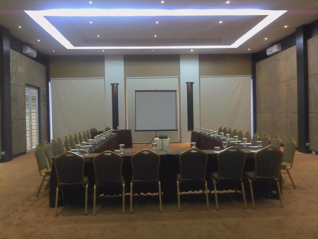 Santika Taman Mini Indonesia Indah