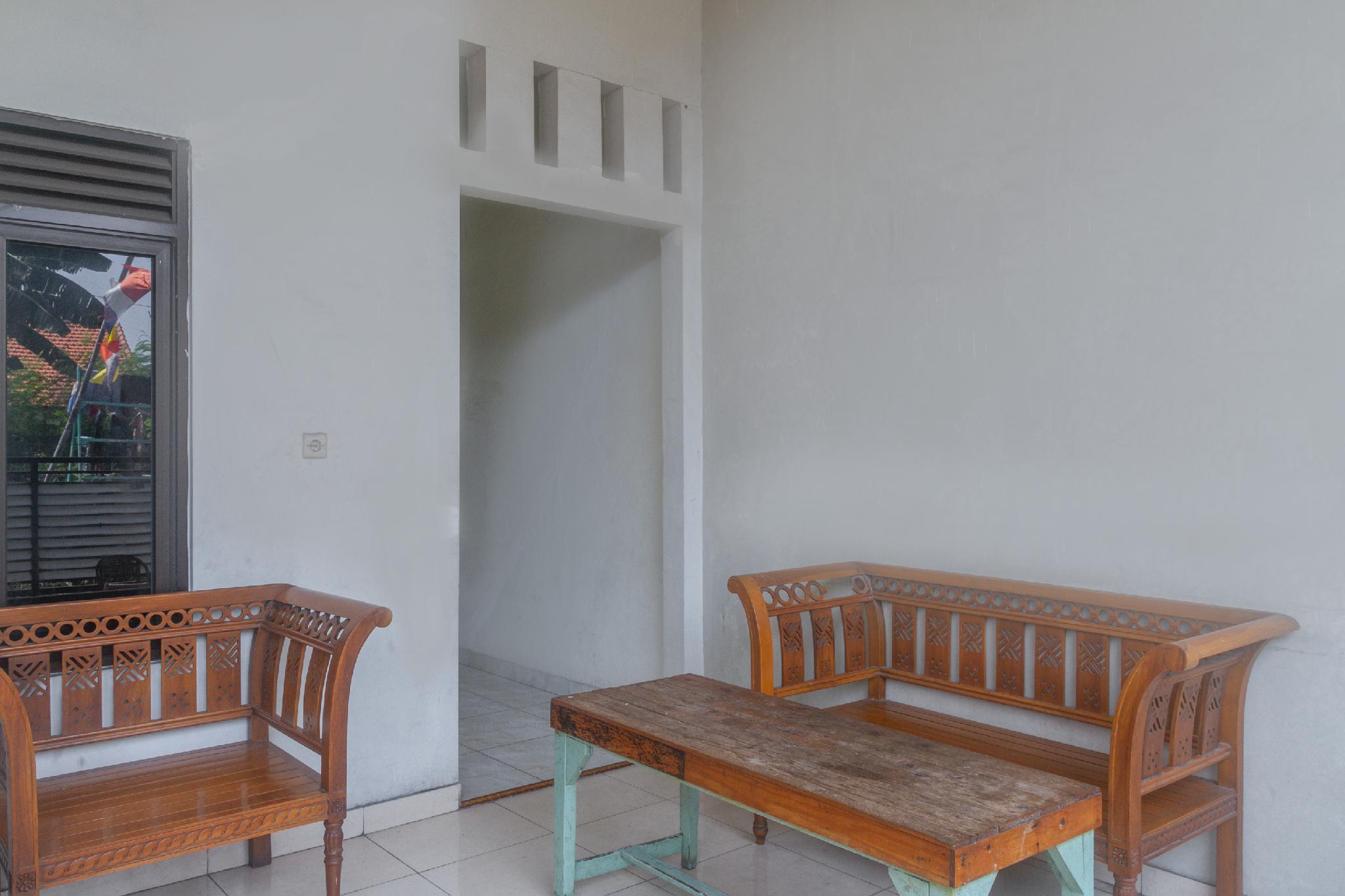 SPOT ON 3155 Penginapan Banyu Biru Syariah
