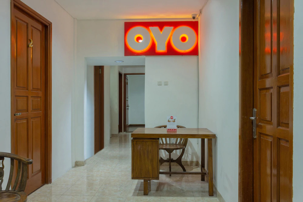 Thamadhiro Residence by OYO Rooms