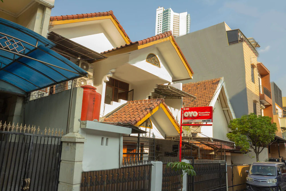 Thamadhiro Residence by OYO Rooms